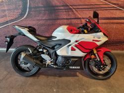 Yamaha YZF-R3 70TH Anniversary