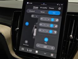 2025 Volvo XC60 Ultra T8 Plug-In Hybrid Dark