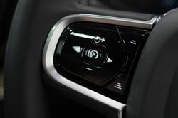 2025 Volvo XC60 Ultra T8 Plug-In Hybrid Dark MY26 AWD Onyx Black