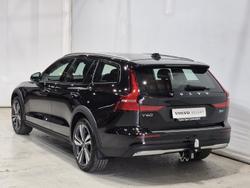 2024 Volvo V60 Cross Country Ultimate B5 Bright