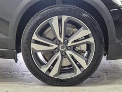 2024 Volvo V60 Cross Country Ultimate B5 Bright