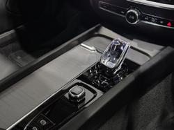 2024 Volvo V60 Cross Country Ultimate B5 Bright