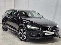 2024 Volvo V60 Cross Country Ultimate B5 Bright