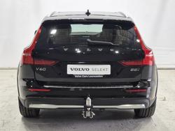 2024 Volvo V60 Cross Country Ultimate B5 Bright