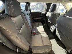 2023 Mitsubishi Outlander ES