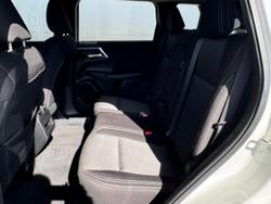 2023 Mitsubishi Outlander ES