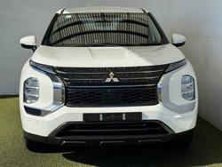 2023 Mitsubishi Outlander ES
