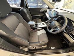 2023 Mitsubishi Outlander ES