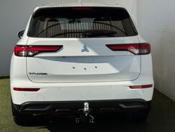2023 Mitsubishi Outlander ES
