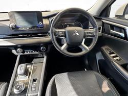 2023 Mitsubishi Outlander ES