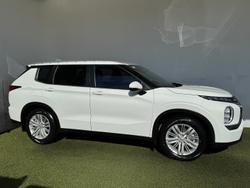 2023 Mitsubishi Outlander ES