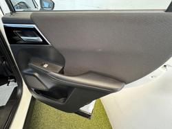 2023 Mitsubishi Outlander ES