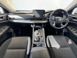 2023 Mitsubishi Outlander ES