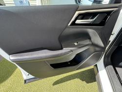 2023 Mitsubishi Outlander ES