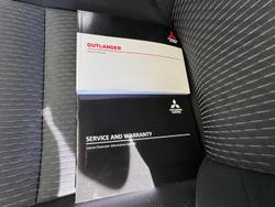 2023 Mitsubishi Outlander ES