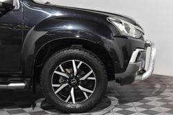 2021 Isuzu MU-X LS-U