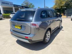 2014 Mitsubishi Outlander ES ZJ MY14.5 4X4 On Demand Titanium