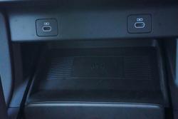 2025 Land Rover Discovery Sport P300e Dynamic SE