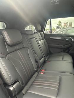 2025 Isuzu MU-X X-TERRAIN