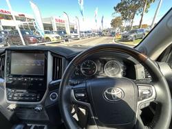 2017 TOYOTA LANDCRUISER SAHARA