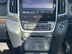 2017 TOYOTA LANDCRUISER SAHARA