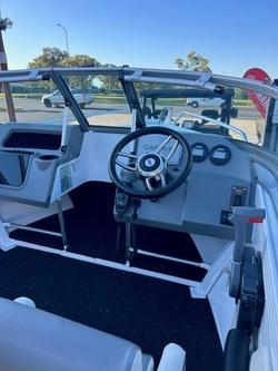 2025 QUINTREX 500 Fishabout Pro