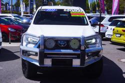 2022 Toyota Hilux SR5