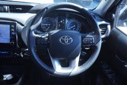 2022 Toyota Hilux SR5