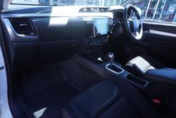 2022 Toyota Hilux SR5