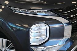 2025 Mitsubishi Outlander LS