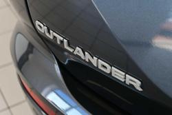 2025 Mitsubishi Outlander LS