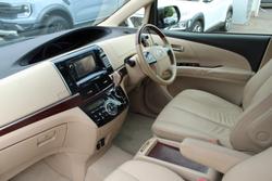 2013 Toyota Tarago Ultima