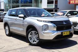 2024 Mitsubishi Outlander ES