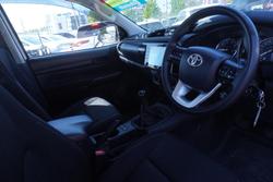 2023 Toyota Hilux SR