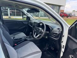 2023 Isuzu D-MAX 2023 Isuzu D-Max 4X4 Space Cab Chassis SX 3.0L TD Automatic TOR3008 Mineral White (527)