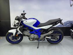 2011 Suzuki Gladius 650 (SFV650) Gladius White