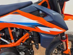 2023 Ktm 690 SMC R ORANGE