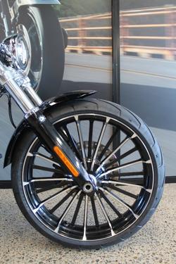 2025 Harley-davidson FXBR BREAKOUT (117) VIVID BLACK