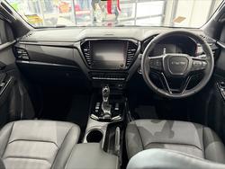 2025 Isuzu D-MAX BLADE