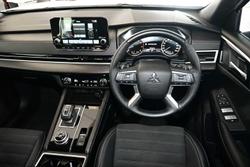 2023 Mitsubishi Outlander LS Black Edition