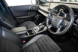 2023 Mitsubishi Outlander LS Black Edition