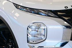 2023 Mitsubishi Outlander LS Black Edition