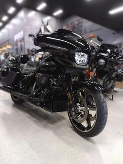 Harley-Davidson Street Glide 117 (flhx)