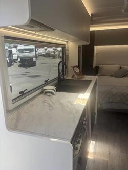 2024 New Age Caravans My24 New Age Manta Ray Mr18er Expedition