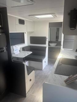 2024 New Age Caravans My24 New Age Manta Ray Mr18er Expedition