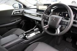 2025 Mitsubishi Outlander LS