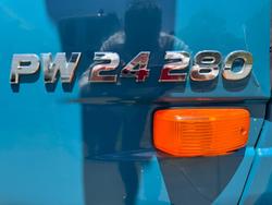 2017 UD Condor PW 24 280 BLUE