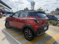2025 Mahindra XUV3XO AX7L Tango Red & Stealth Black Roof