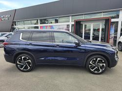 2024 Mitsubishi Outlander Exceed
