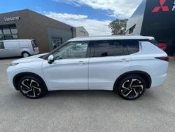 2024 Mitsubishi Outlander Exceed